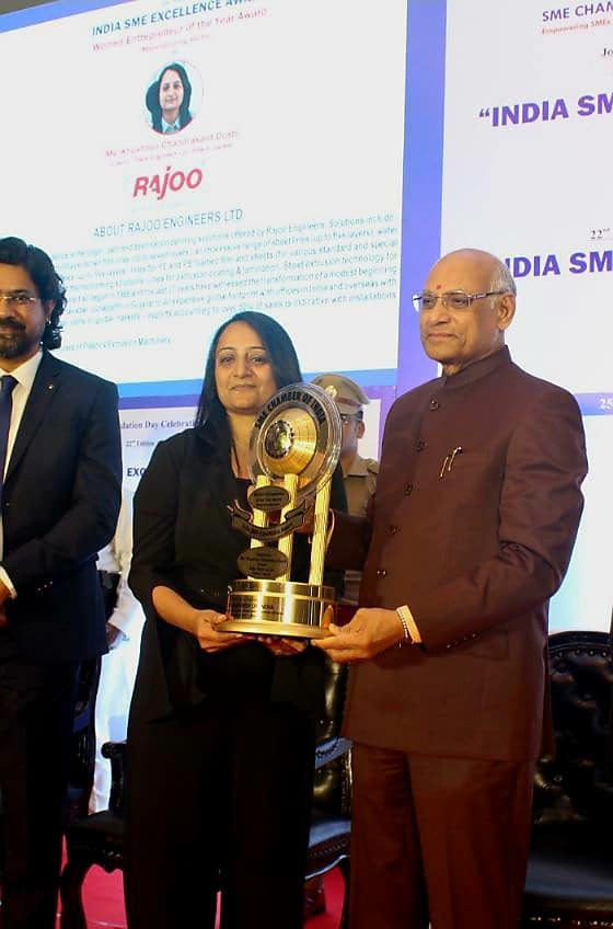 We like to congratulate Khushboo Chandrakant Doshi for being recognized as the ‘Women Entrepreneur of the Year’ by the SME Chamber of India at the 